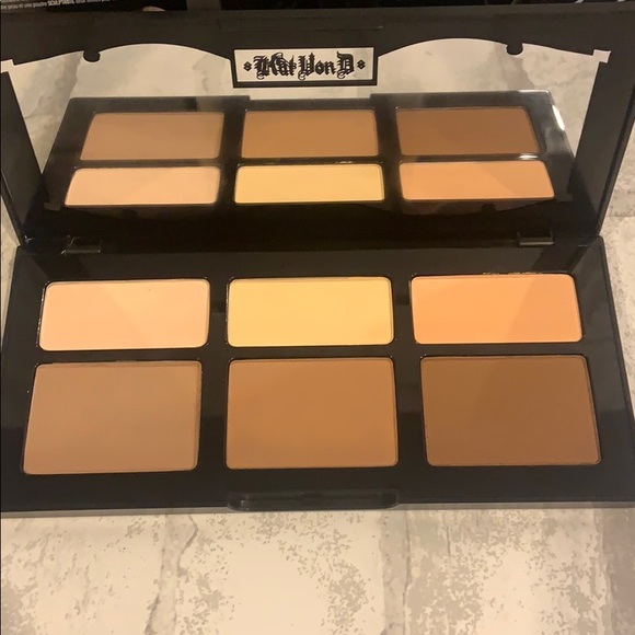 KVD Vegan Beauty
Shade + Light Face Palette - Picture 2 of 9